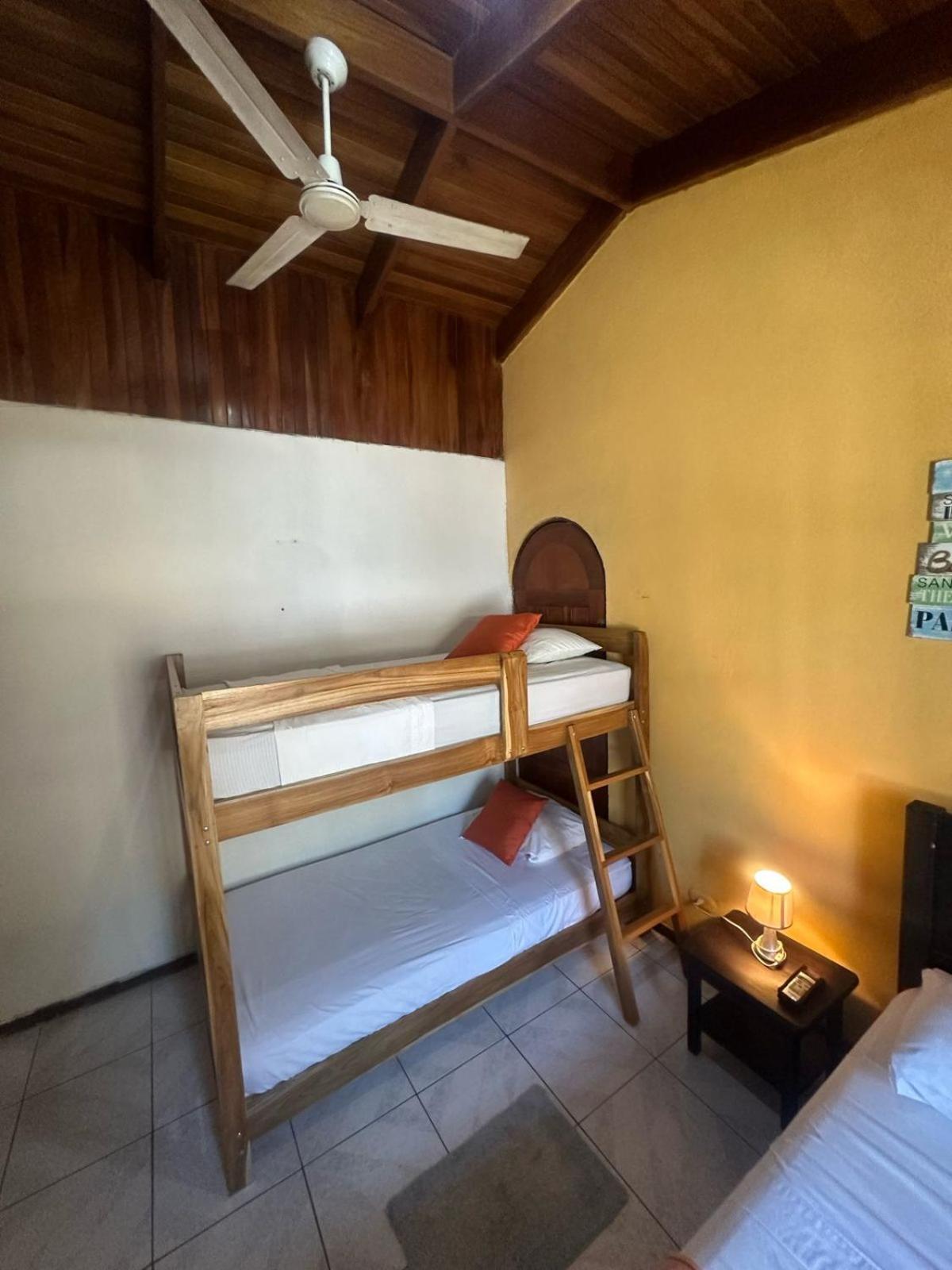 Hotel Colibri Manuel Antonio Esterno foto